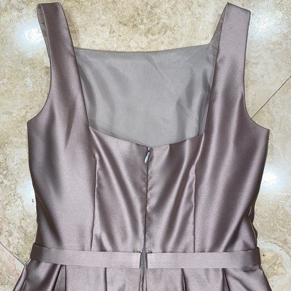 Vintage Laundry by Shelli Segal Silky Champagne Square Cut Cocktail Dress - Picture 6 of 6